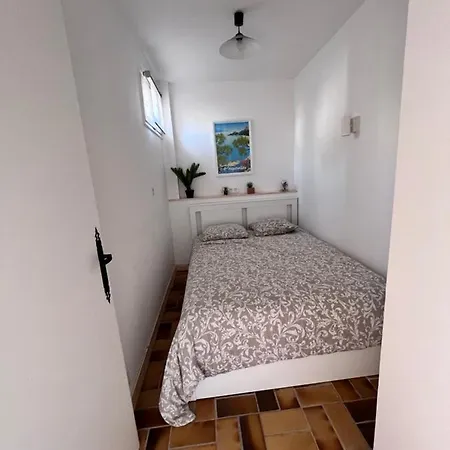 En Rez De Jardin Dans Apartment Hyeres